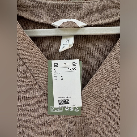 H&M Sweater - Picture 2 of 3